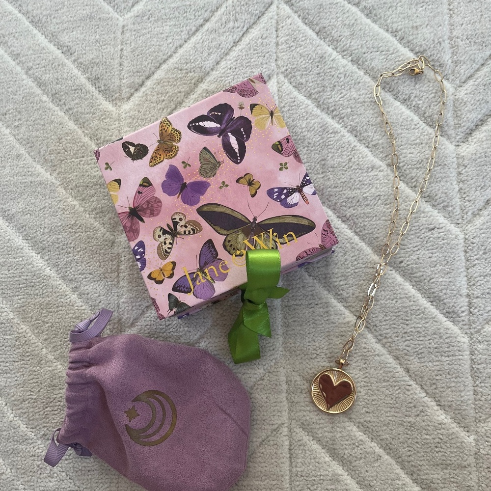 Jane Win Hearts Find Me Pendant and Necklace, 14K gold plated